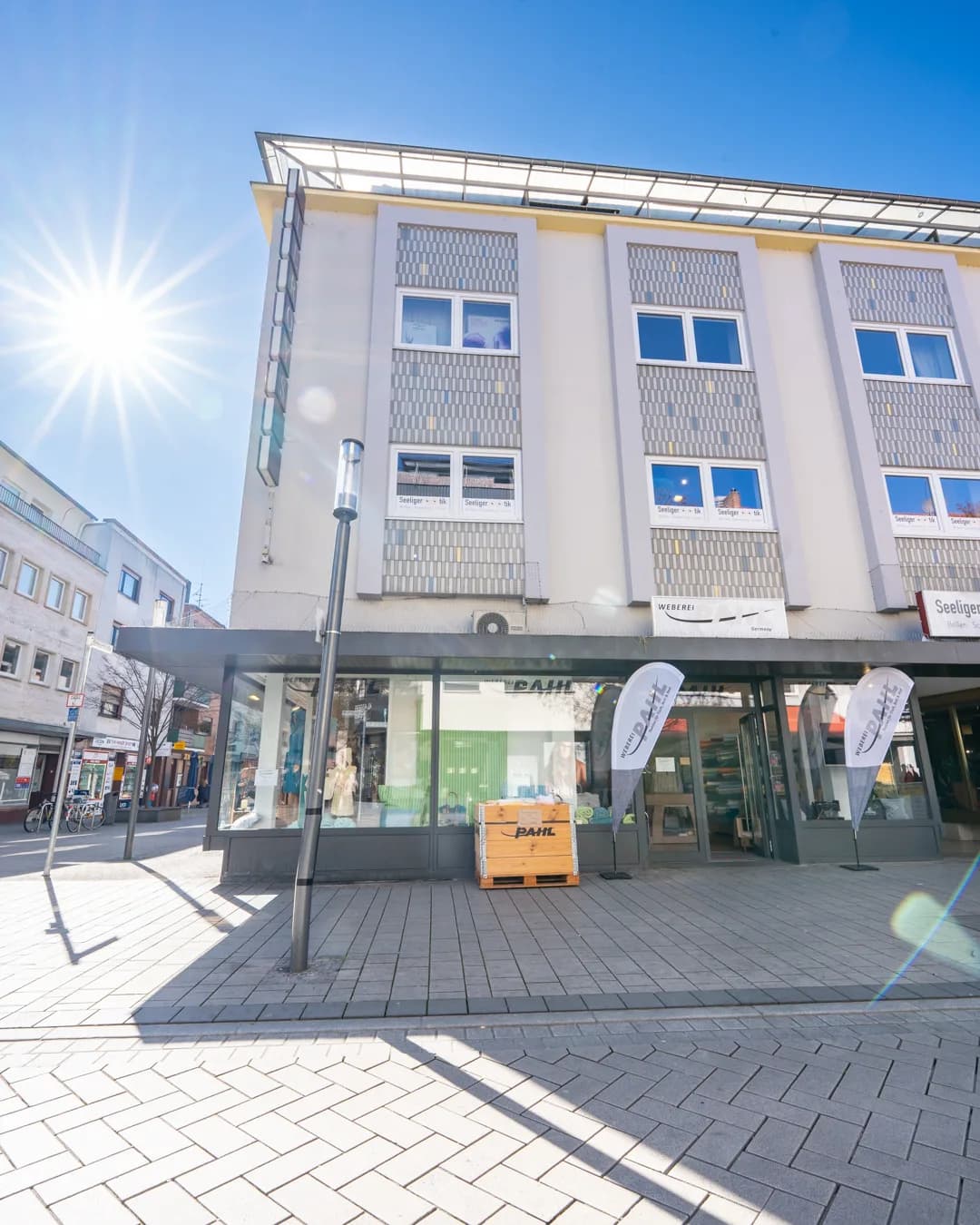 Weberei Pahl Filiale Hanau – Außenansicht des Geschäfts in der Nürnberger Straße