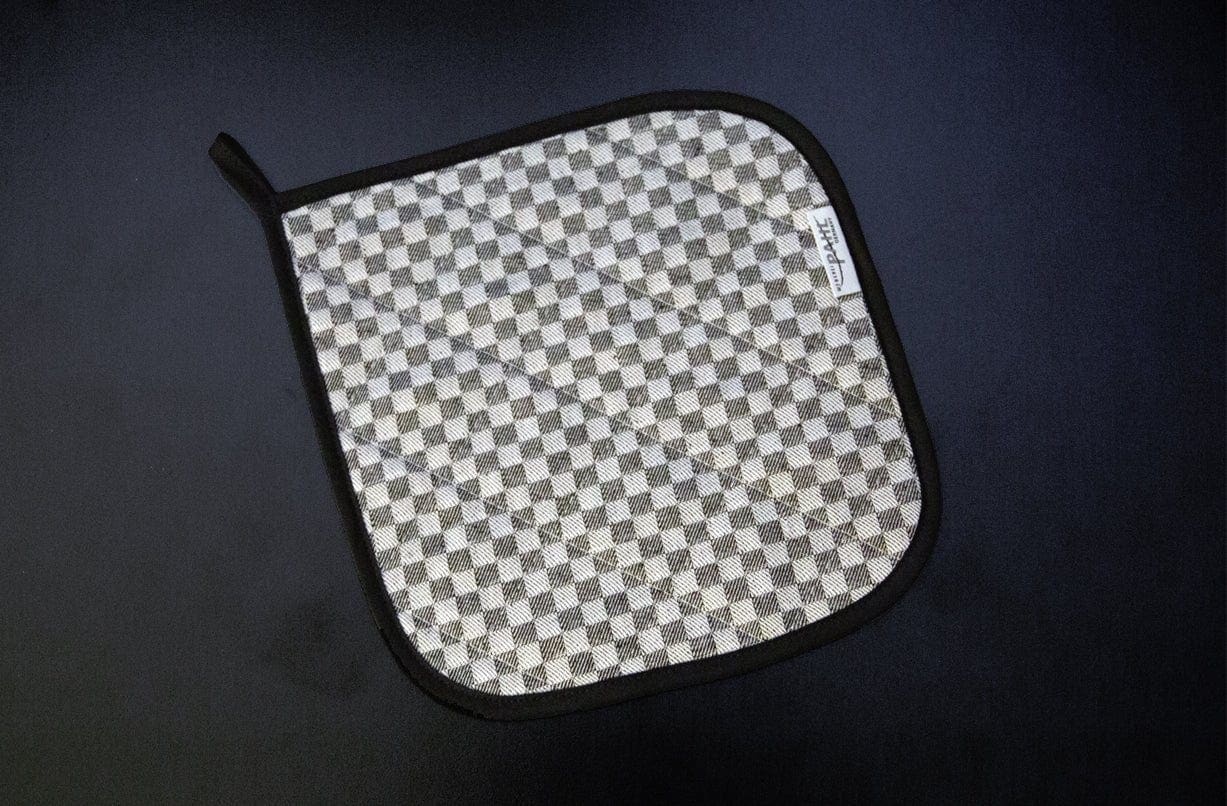 Topflappen – Lyon / Caro – schwarz – 23 x 23 cm